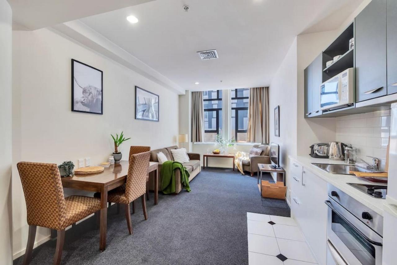 Urban Deco Apartment On Queen Street Auckland Exterior foto